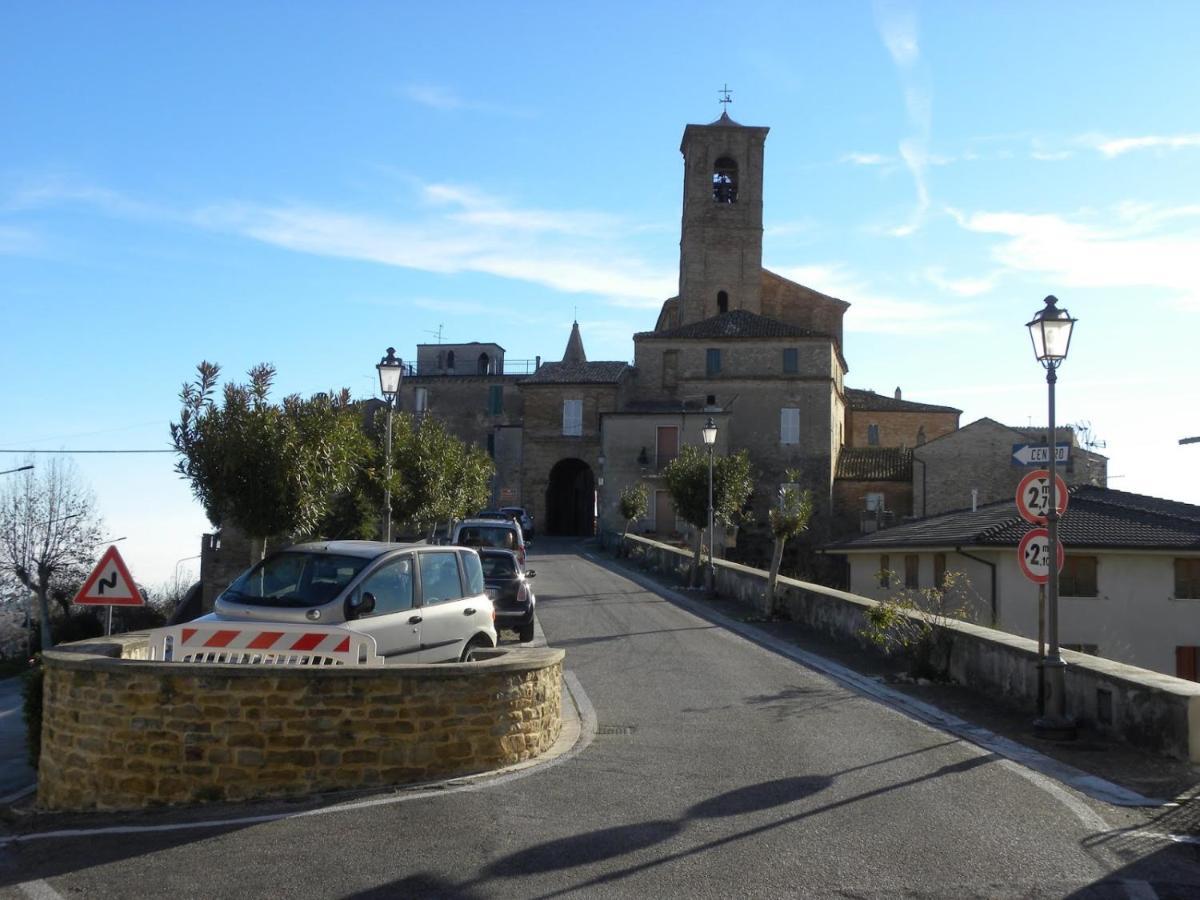 Vila La Collina Di Emma Massignano Exteriér fotografie